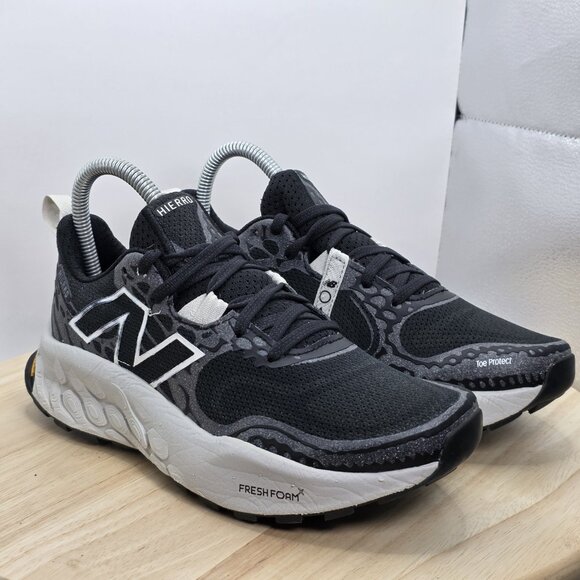 New Balance Fresh Foam x Hierro v8 Womens sz7 Shoes Black Trail Vibram WTHIERK8 - Picture 5 of 8